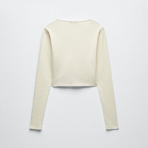 Zara Wrap Crop Top with V-neckline and Long Sleeves in Ecru white - Picture 3 of 6